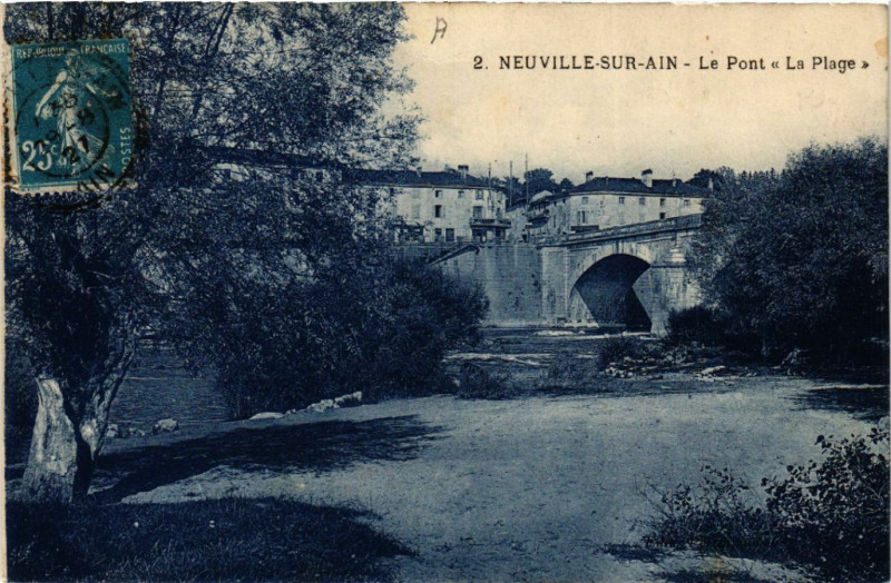 Carte postale ancienne Neuville-sur-Ain Le Pont La Plage à Neuville-sur-Ain