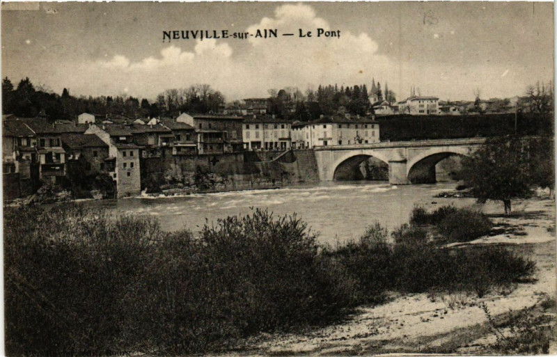Carte postale ancienne Neuville-sur-Ain Le Pont à Neuville-sur-Ain