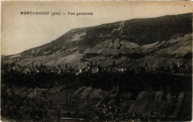 Carte postale ancienne Montagnieu Vue générale à Montagnieu
