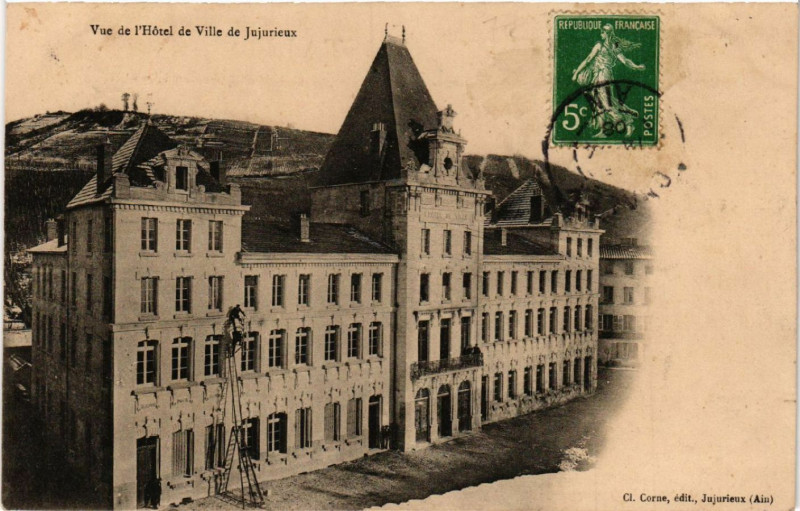 Carte postale ancienne Jujurieux Vue de l'Hotel de Ville de Jujurieux à Jujurieux