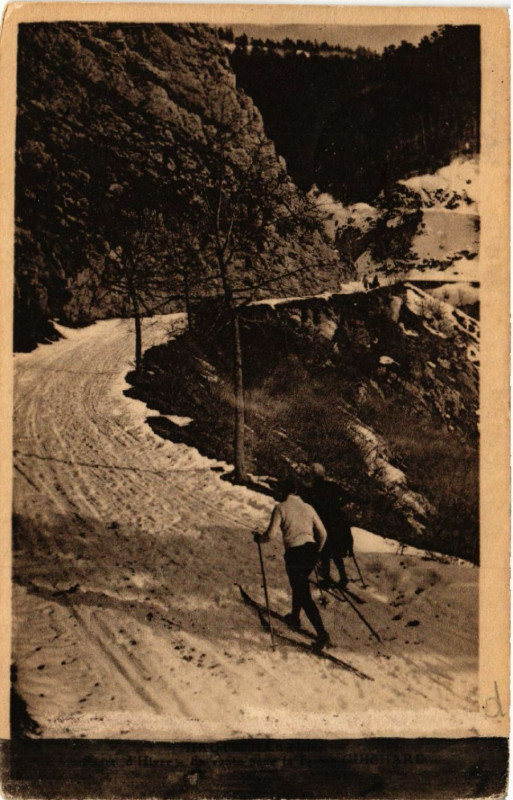 Carte postale ancienne Hauteville Sport d'Hiver En route pour la Ferme Gugihard à Port