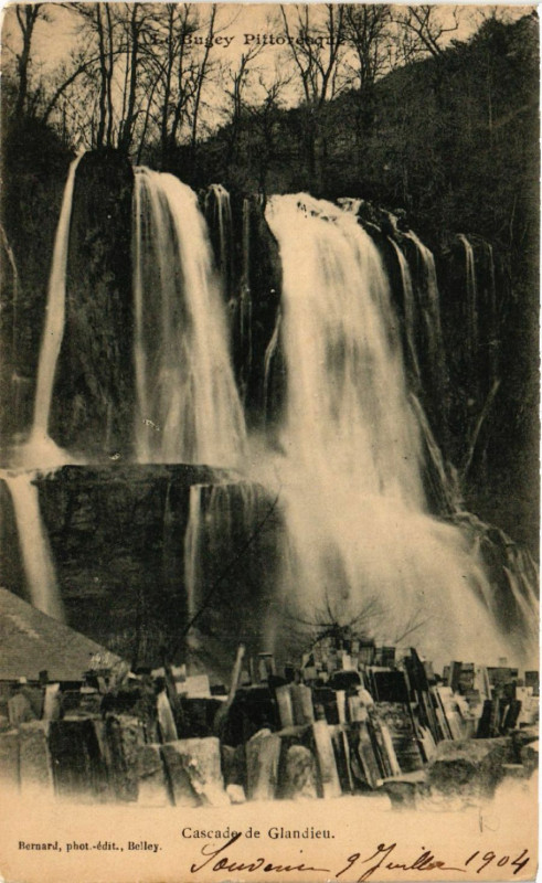 Carte postale ancienne Glandieu Cascade de Glandieu à Groslée-Saint-Benoit