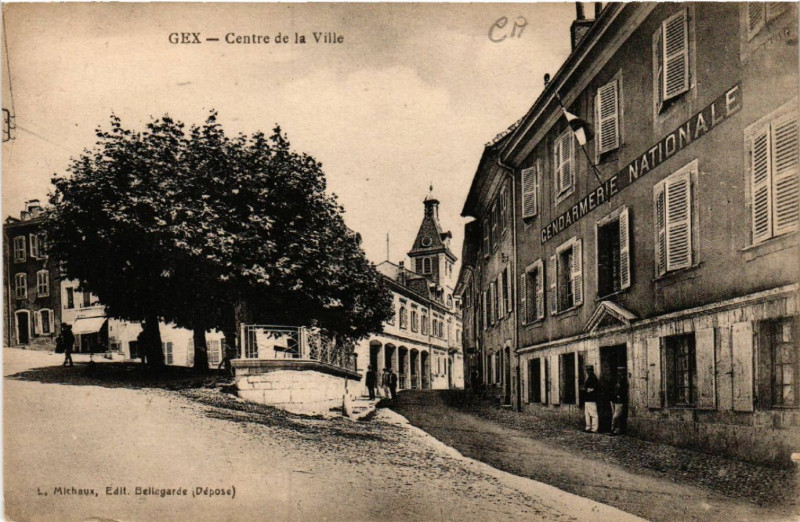 Carte postale ancienne Gex Centre de la Ville à Gex