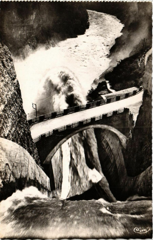 Carte postale ancienne Genissiat La Doucine