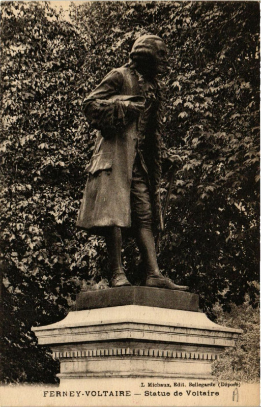 Carte postale ancienne Ferney-Voltaire Statue de Voltaire à Ferney-Voltaire