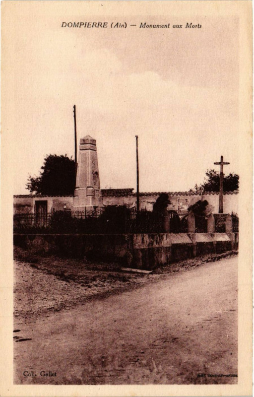 Carte postale ancienne Dompierre Monument aux Morts
