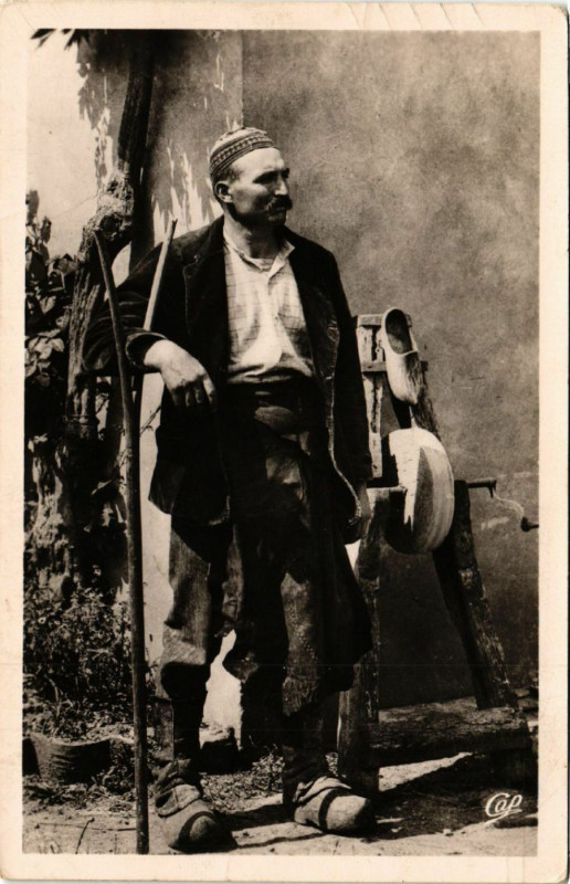 Carte postale ancienne Bourg Paysan Bressan Folklore Type