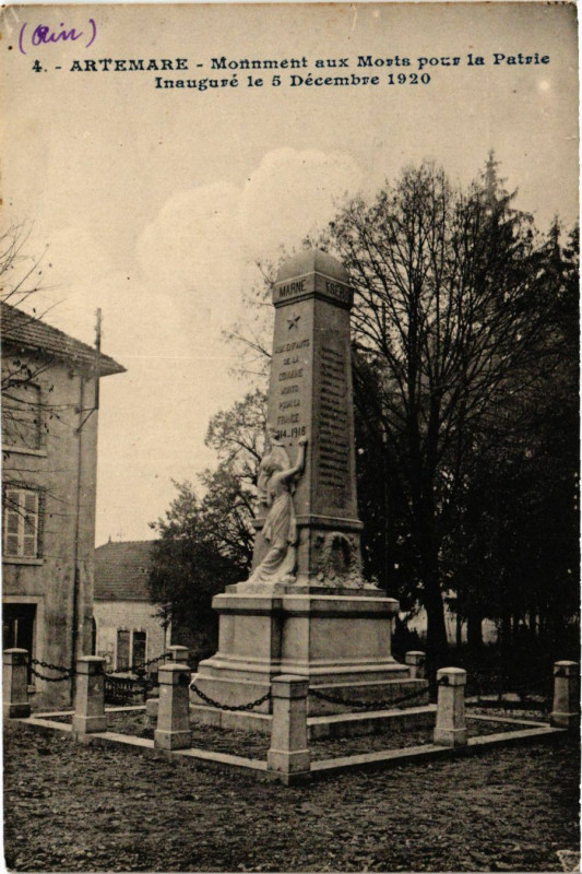 Carte postale ancienne Artemare Monument aux Morts à Artemare