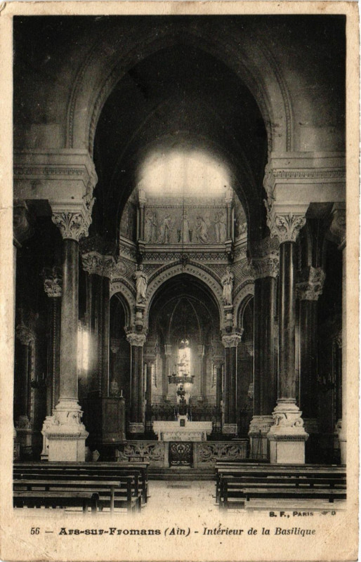 Carte postale ancienne Ars-sur-Formans Interieur de la Basilique à Ars-sur-Formans
