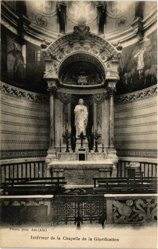 Carte postale ancienne Ars Interieur de la Chapelle de la Glorification