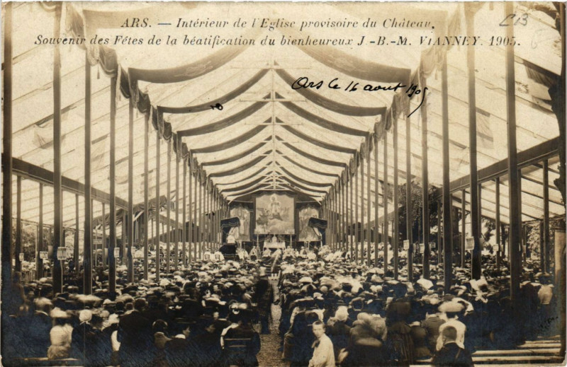 Carte postale ancienne Ars Interieur de l' Eglise provisoire du Chateau