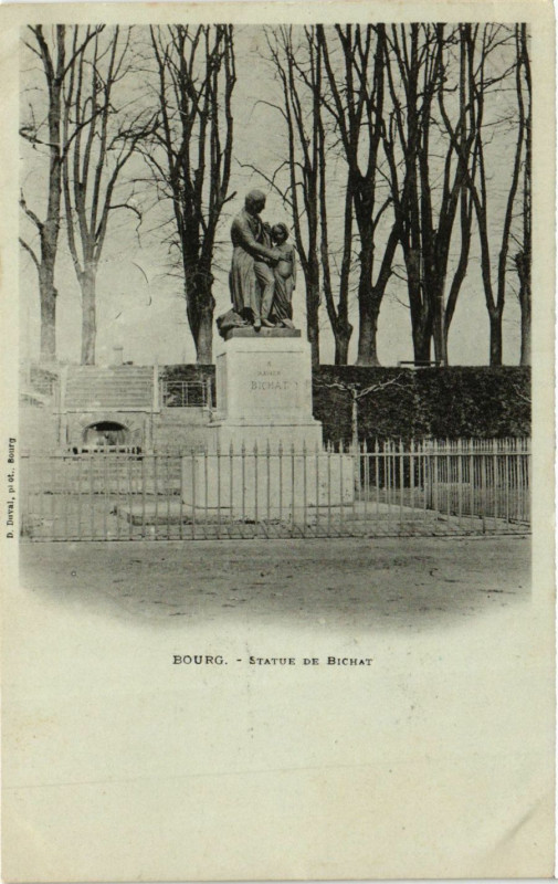 Carte postale ancienne Bourg Statue de Bichat