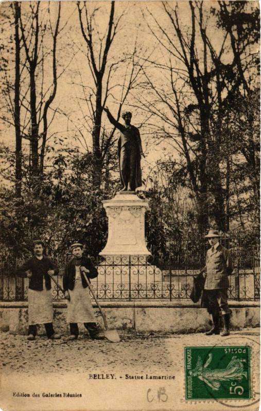 Carte postale ancienne Belley Statue Lamartine à Belley