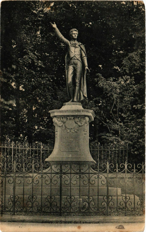 Carte postale ancienne Belley Statue de Lamartine à Belley