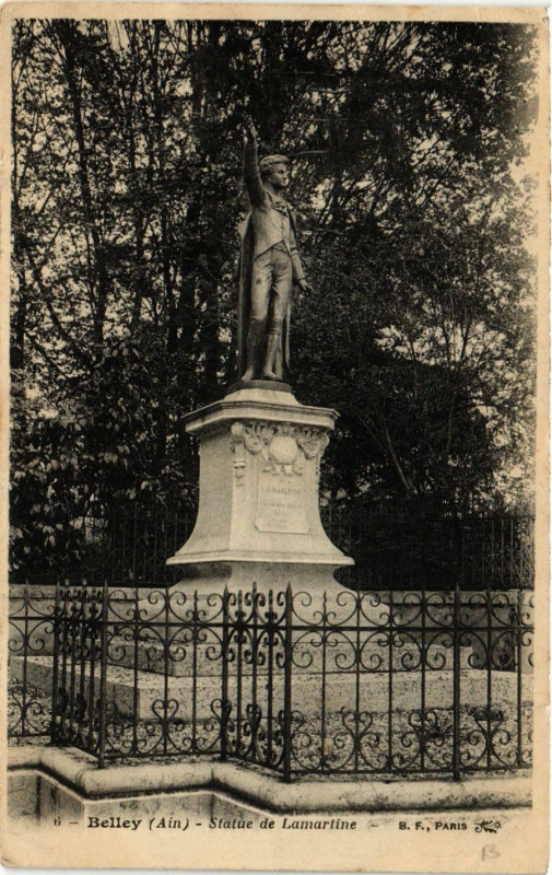Carte postale ancienne Belley Statue de Lamartine à Belley