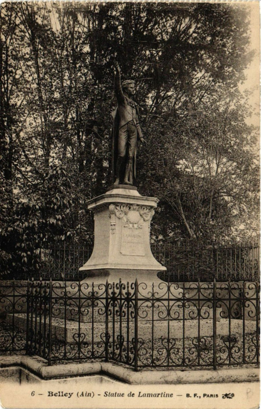 Carte postale ancienne Belley Statue de Lamartine à Belley