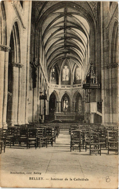 Carte postale ancienne Belley Interieur de la Cathedrale à Belley