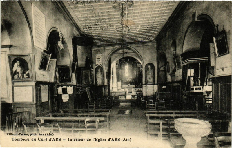Carte postale ancienne Ars Tombeau du Cure d'Ars