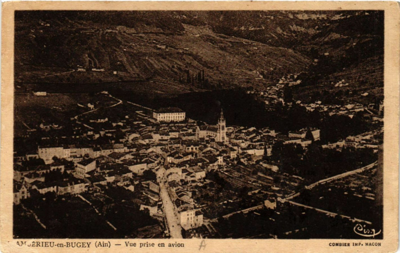Carte postale ancienne Amberieu-en-Bugey Amberieu Vue prise avion à Ambérieu-en-Bugey
