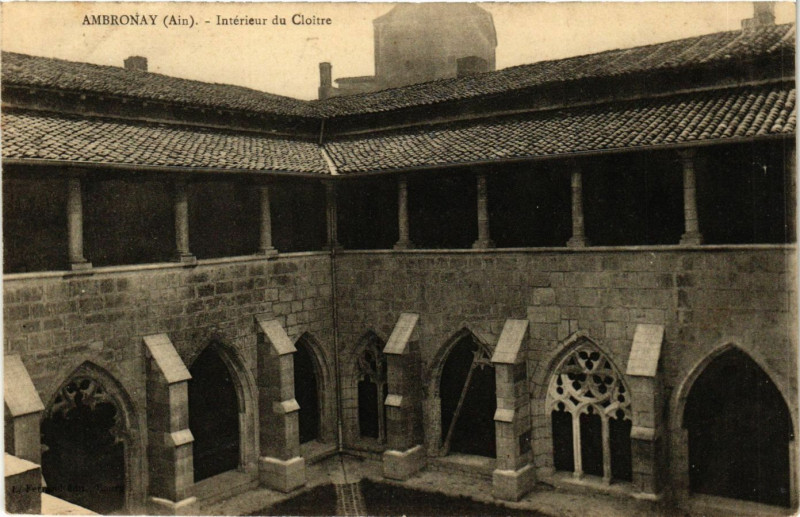 Carte postale ancienne Ambronay Interieur du Cloitre à Ambronay