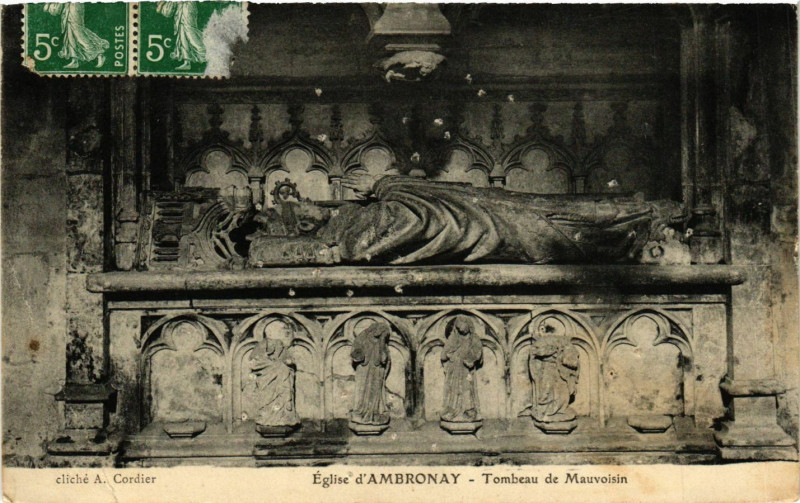 Carte postale ancienne Ambronay Eglise d' Ambronay Tombeau de Mauvoisin à Ambronay