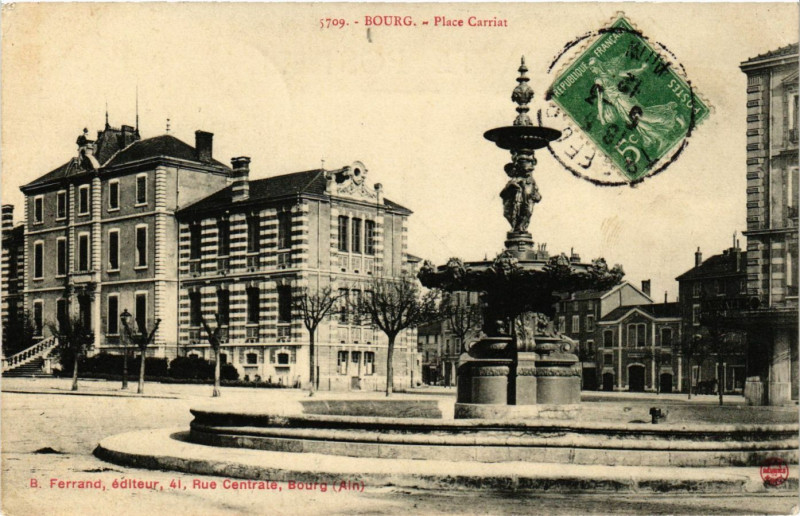 Carte postale ancienne Bourg Place Carriat