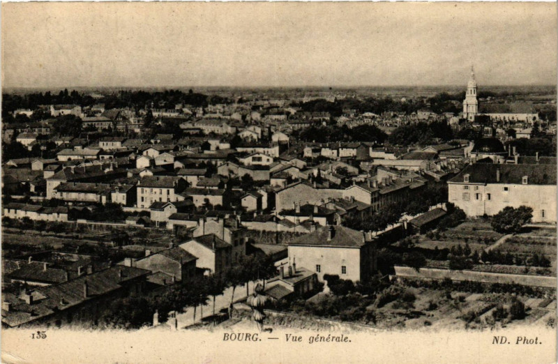 Carte postale ancienne Bourg Vue générale