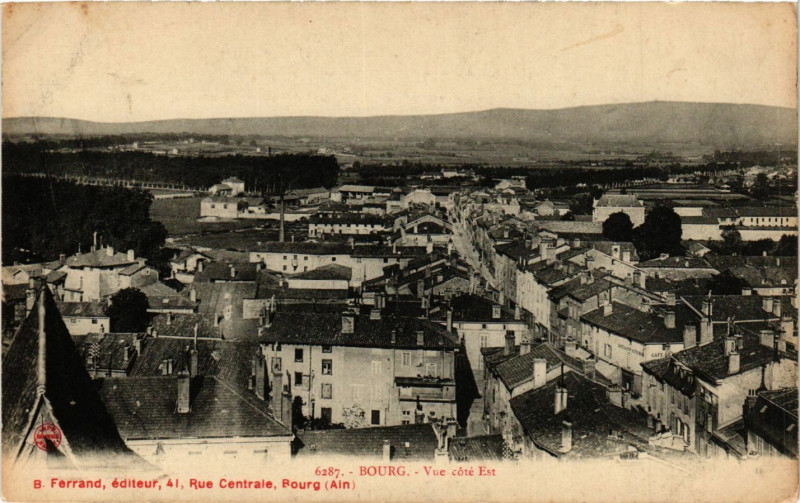 Carte postale ancienne Bourg Vue cote Est