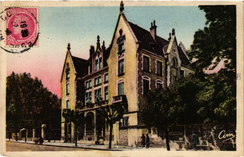 Carte postale ancienne Bourg Caisse d'Epargne