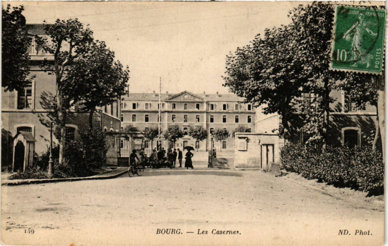 Carte postale ancienne Bourg Les Casernes