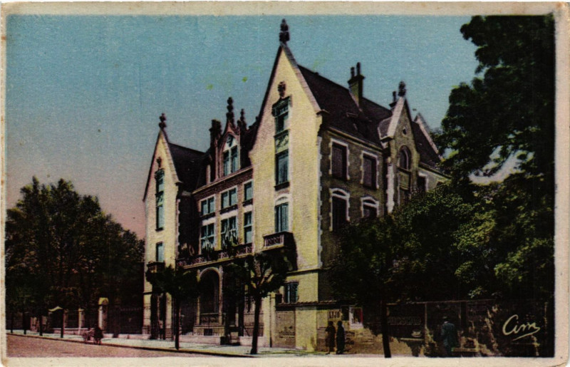 Carte postale ancienne Bourg Caisse d'Epargne