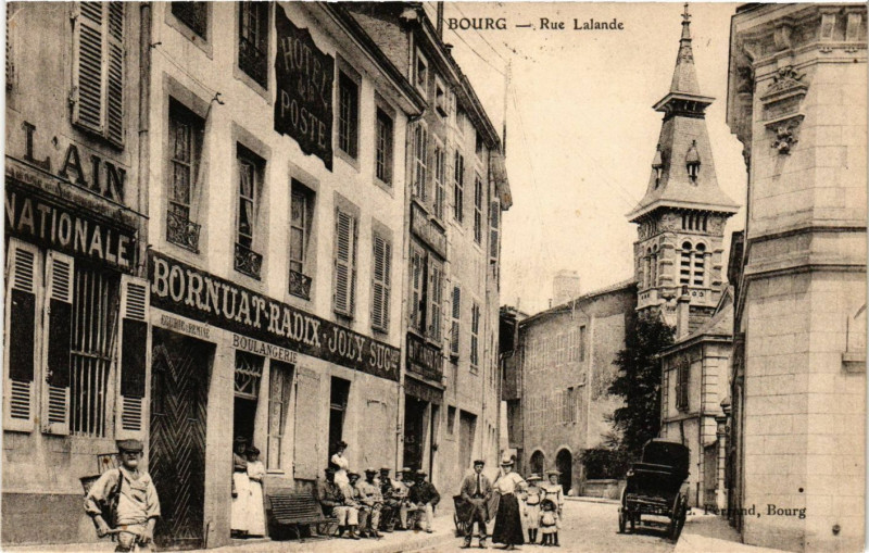 Carte postale ancienne Bourg Rue Lalande