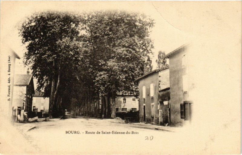 Carte postale ancienne Bourg Route de Saint-Etienne-du-Bois à Saint-Étienne-du-Bois