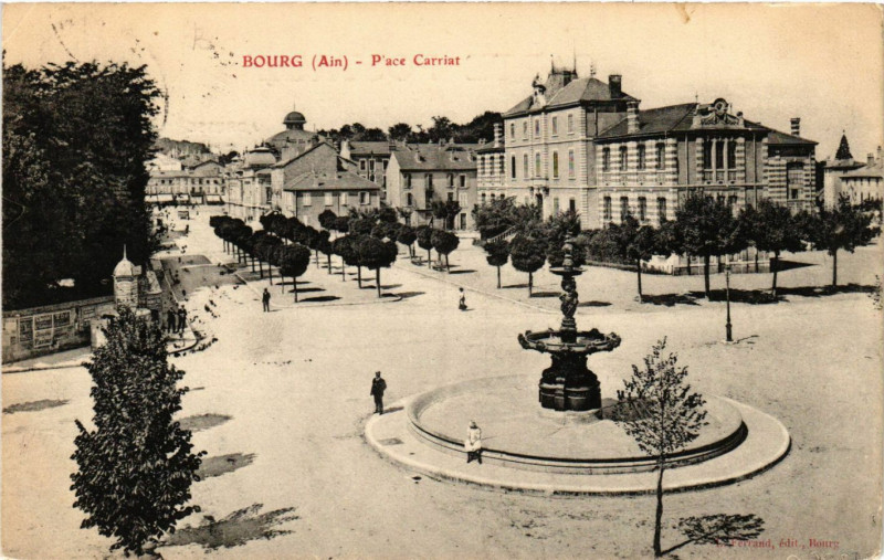 Carte postale ancienne Bourg Place Carriat