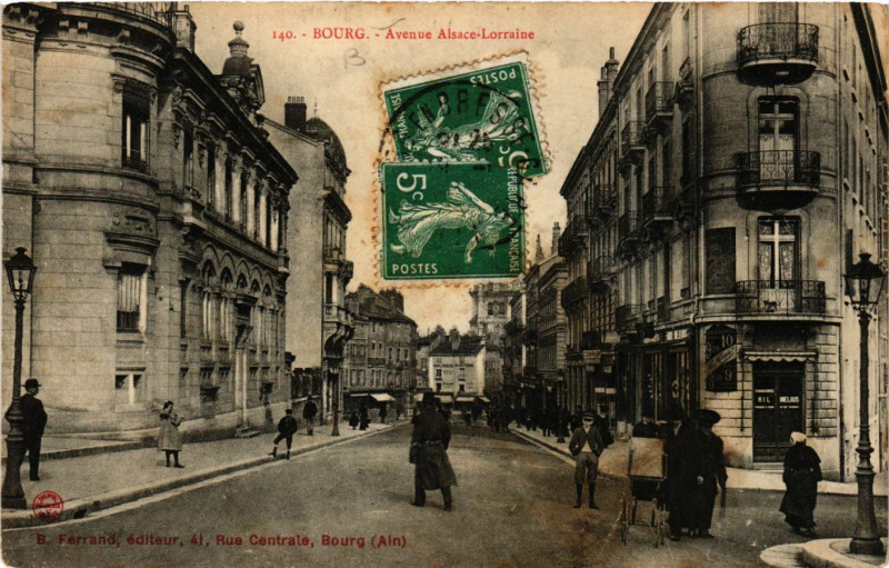 Carte postale ancienne Bourg Avenue Alsace-Lorraine