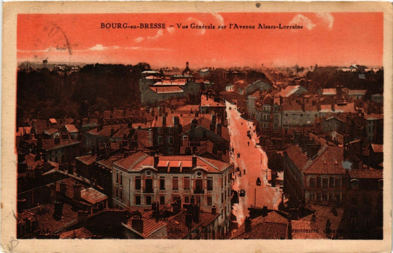 Carte postale ancienne Bourg-en-Bresse Vue générale sur l'Avenue Alsace-Lorraine à Bourg-en-Bresse