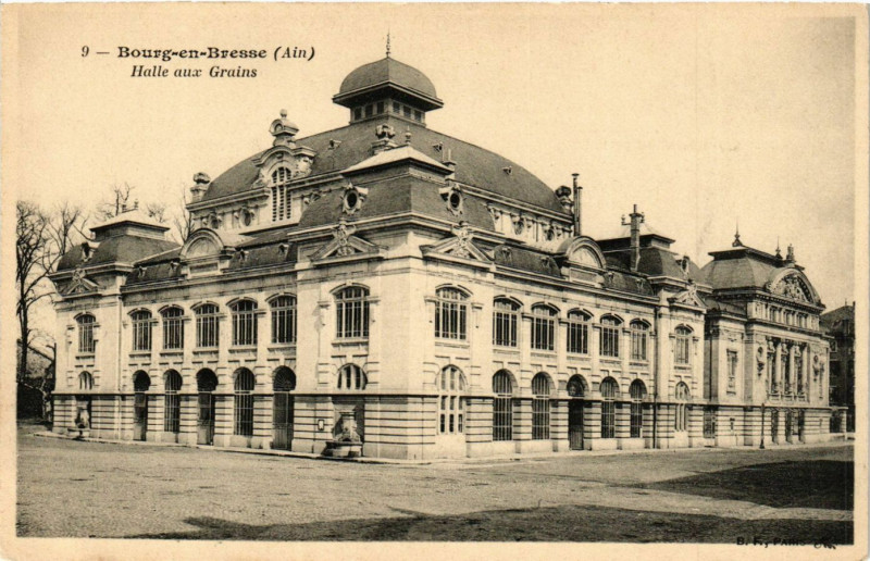 Carte postale ancienne Bourg-en-Bresse Halle aux Grains à Bourg-en-Bresse