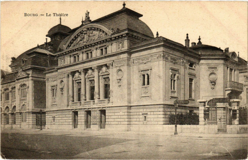 Carte postale ancienne Bourg Le Theatre
