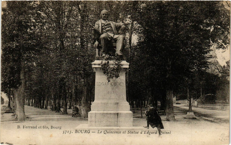 Carte postale ancienne Bourg Le Quinconce et Statue d'Edgard Quinet