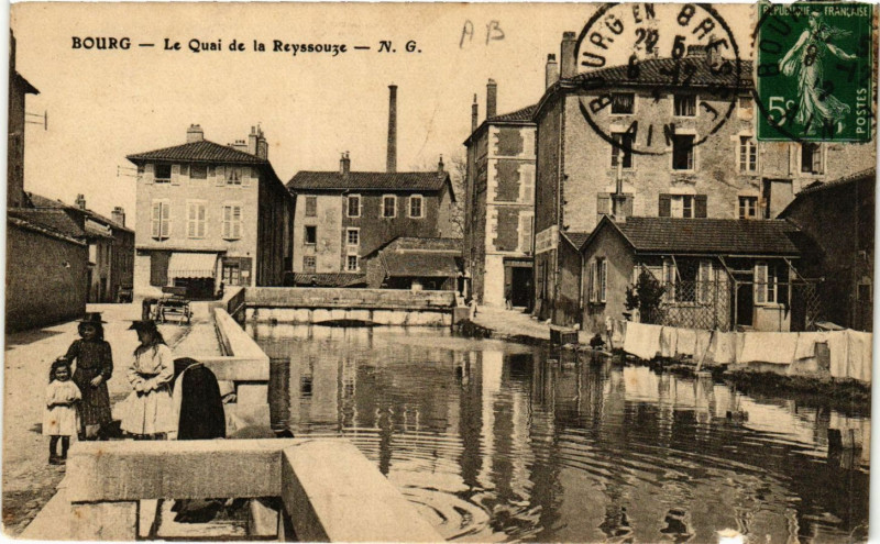 Carte postale ancienne Bourg Le Quai de la Reyssouze à Reyssouze