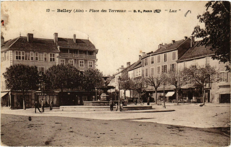 Carte postale ancienne Belley Place des Terreaux à Belley