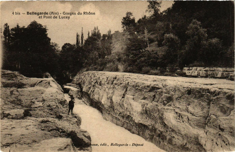 Carte postale ancienne Bellegarde Gorges du Rhone et Pont de Lucey