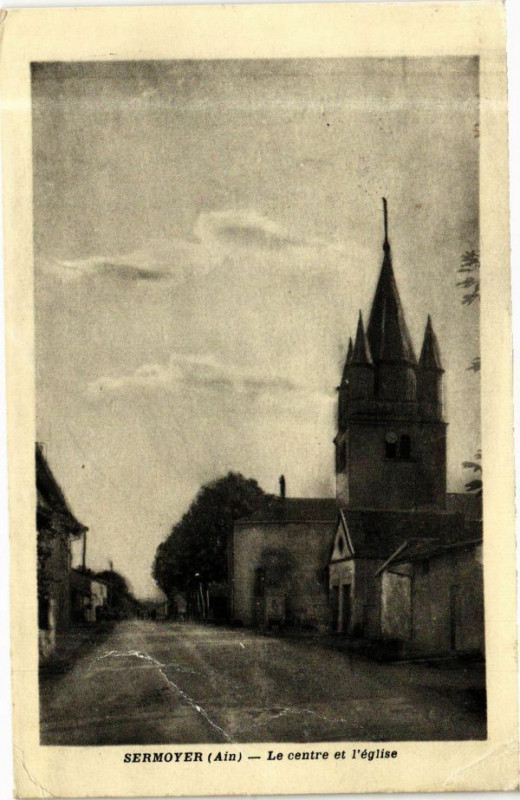 Carte postale ancienne Sermoyer Le centre et l'église à Sermoyer