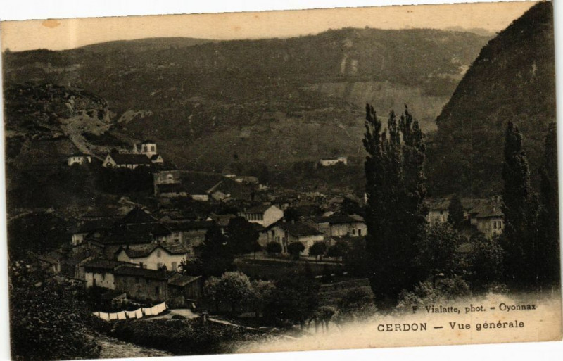 Carte postale ancienne Cerdon Vue générale à Cerdon