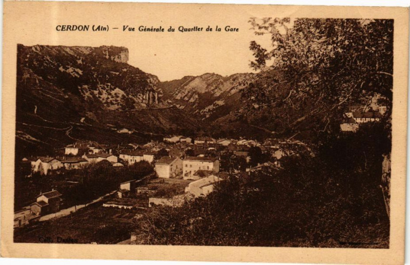 Carte postale ancienne Cernon Vue Générale du Quartier de la Gare