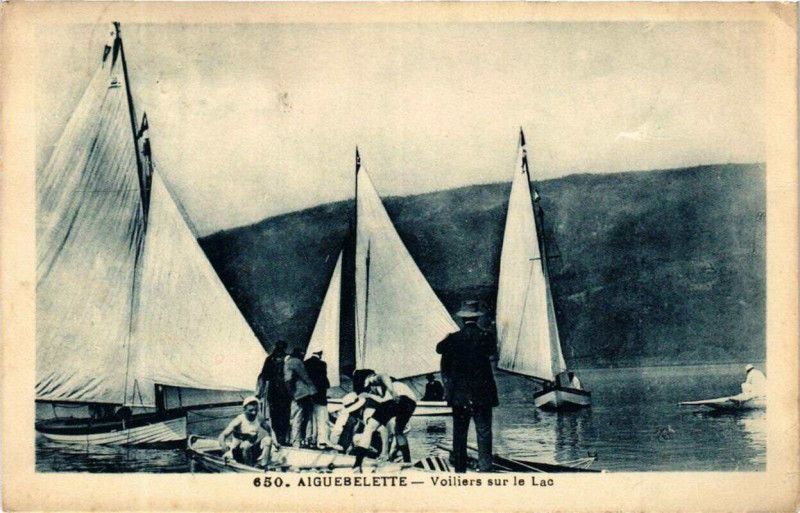 Carte postale ancienne Aiguebelette Voiliers sur le Lac