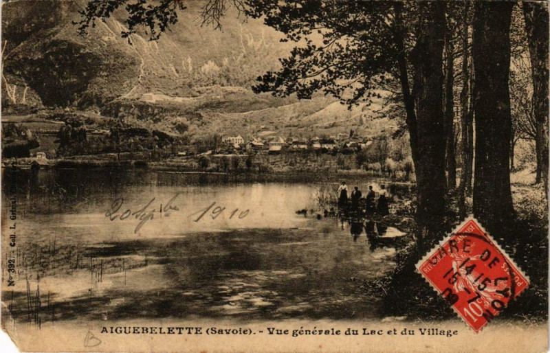 Carte postale ancienne Aiguebelette Vue générale du Lac et du Village