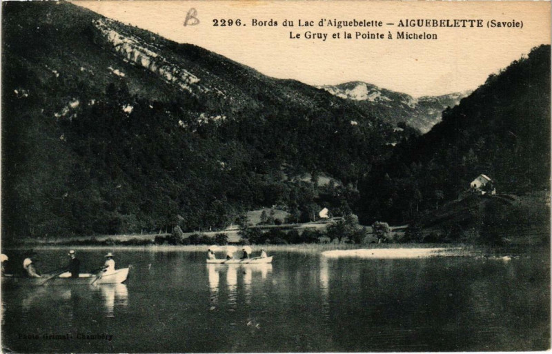 Carte postale ancienne Aiguebelette Bords du Lac d'Aiguebelette - Le Gruy et la Pointe
