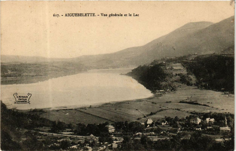 Carte postale ancienne Aiguebelette Vue générale et le Lac