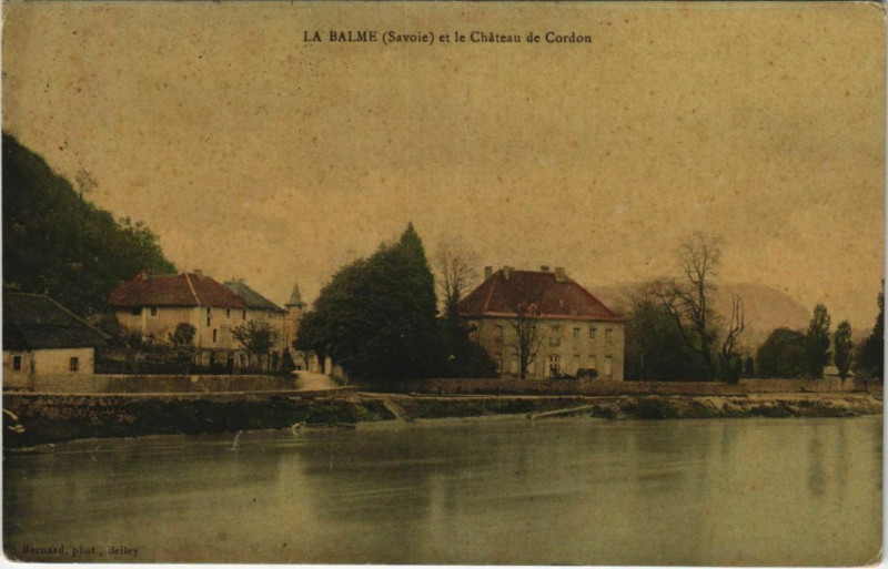 Carte postale ancienne La Balme et le Chateau de Cordon à La Balme
